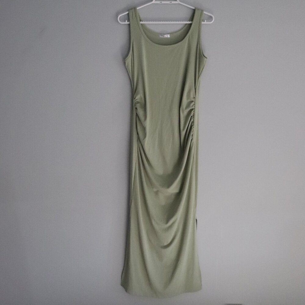 Ekouaer Ribbed Green Large Sleeveless Ruched Crew Stretch‎ Maxi Dress